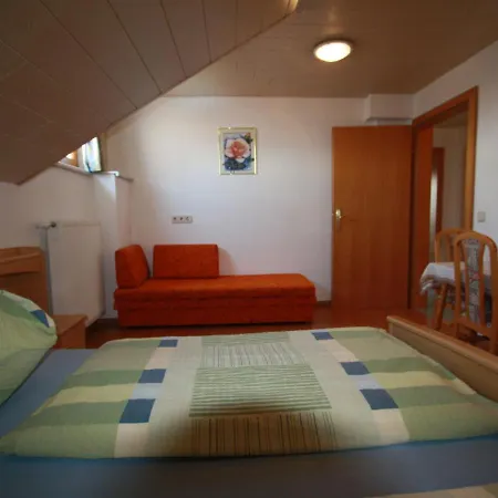 Pleasing In With Swimming Pool Appartamento